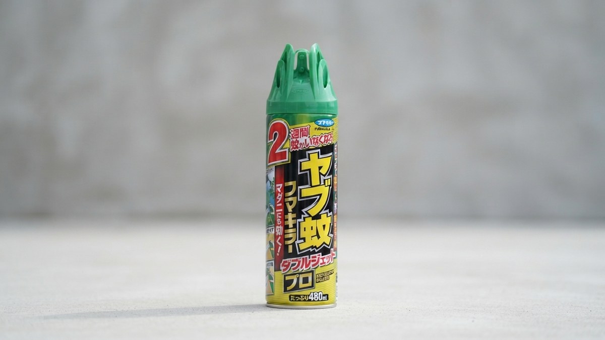 空間スプレーの代表例: フマキラー ヤブ蚊バリア