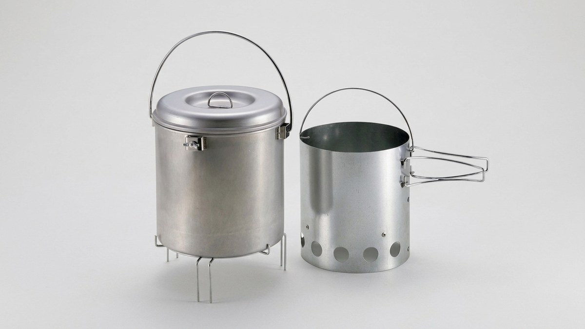 金属製火消し壺の代表例: キャプテンスタッグ 大型火消しつぼ 火起し器セット(M-6625)