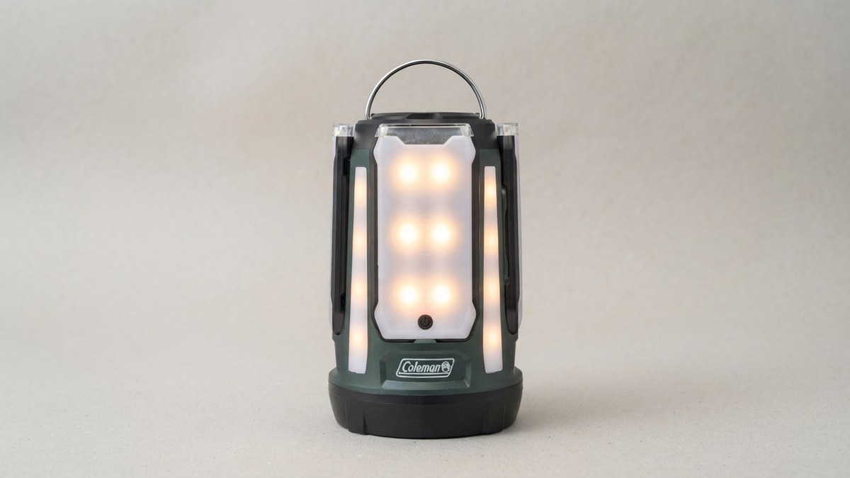 LEDメインの代表例: Coleman マルチパネルランタン